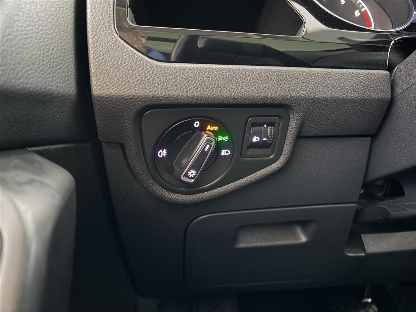 Volkswagen Touran vaihtoauto