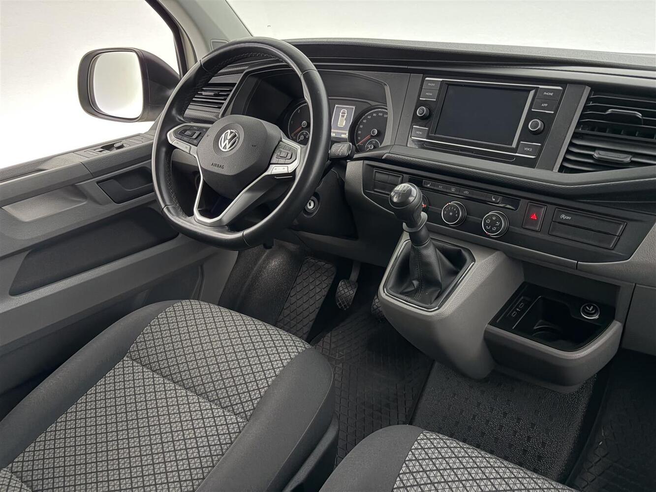 Volkswagen Caravelle vaihtoauto