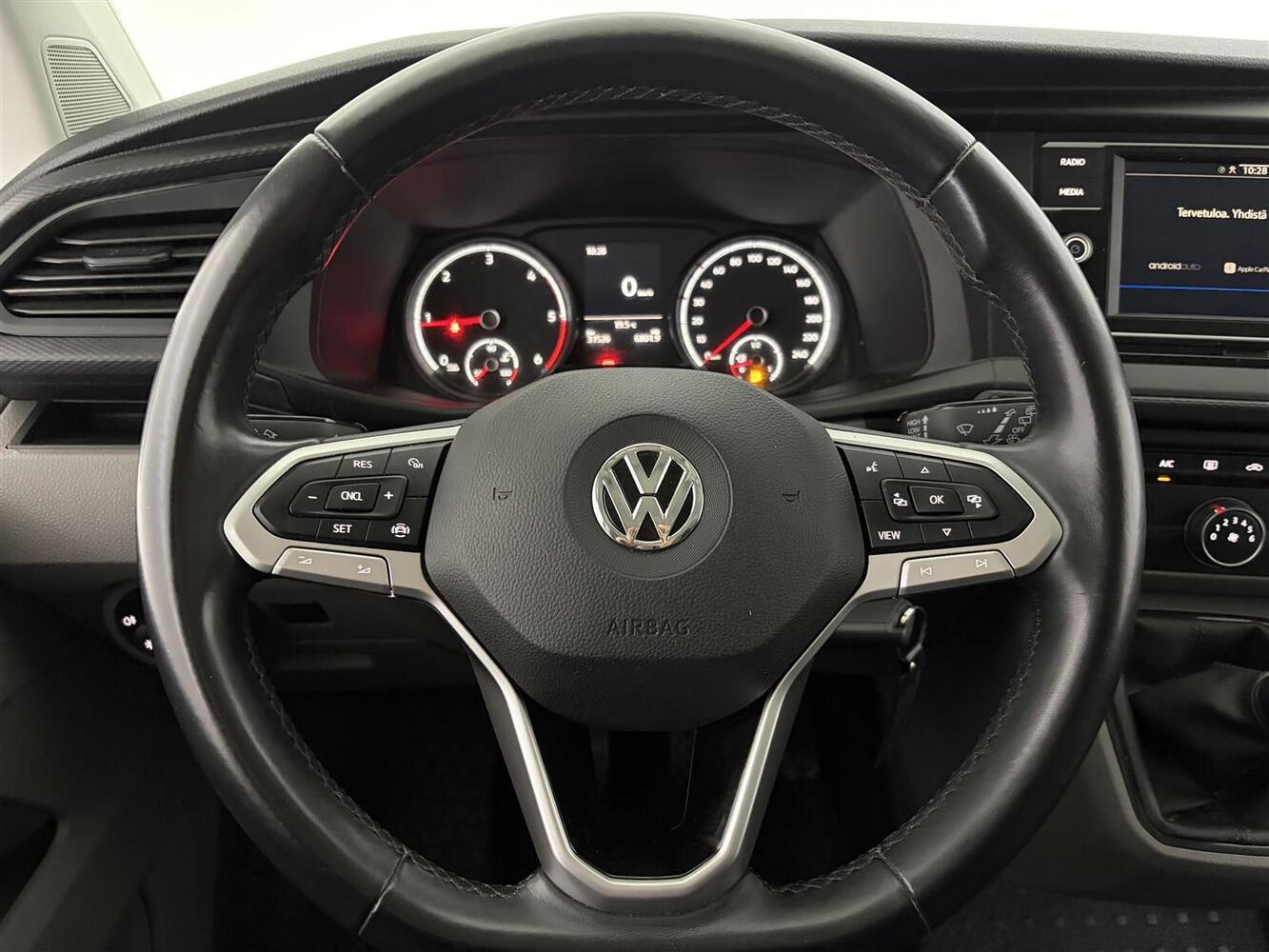 Volkswagen Caravelle vaihtoauto