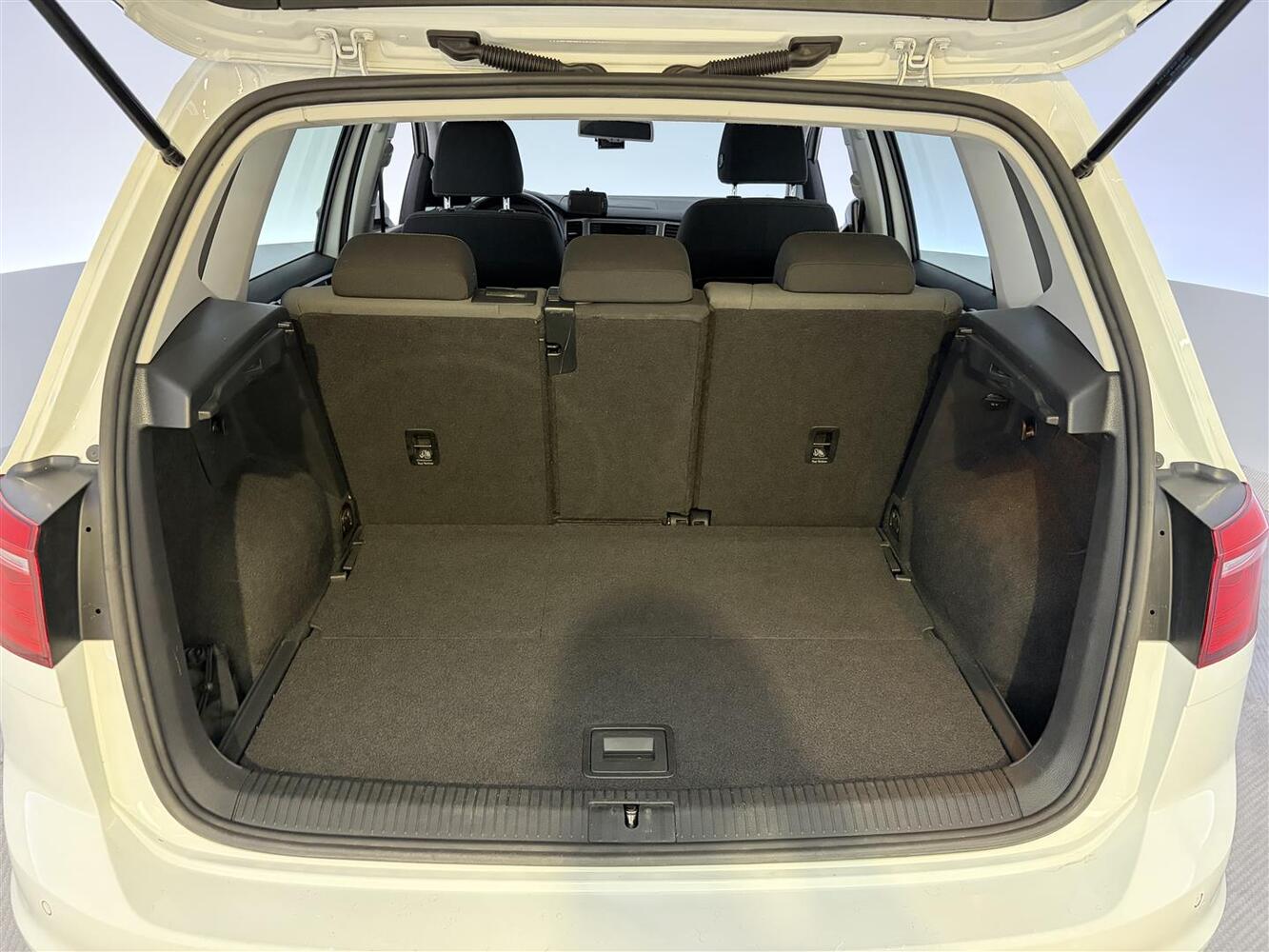 Volkswagen Golf Sportsvan vaihtoauto