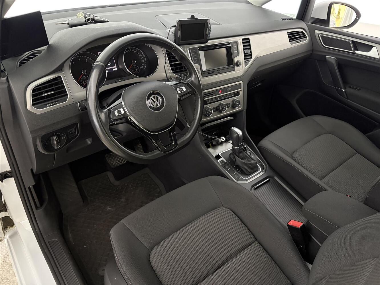 Volkswagen Golf Sportsvan vaihtoauto