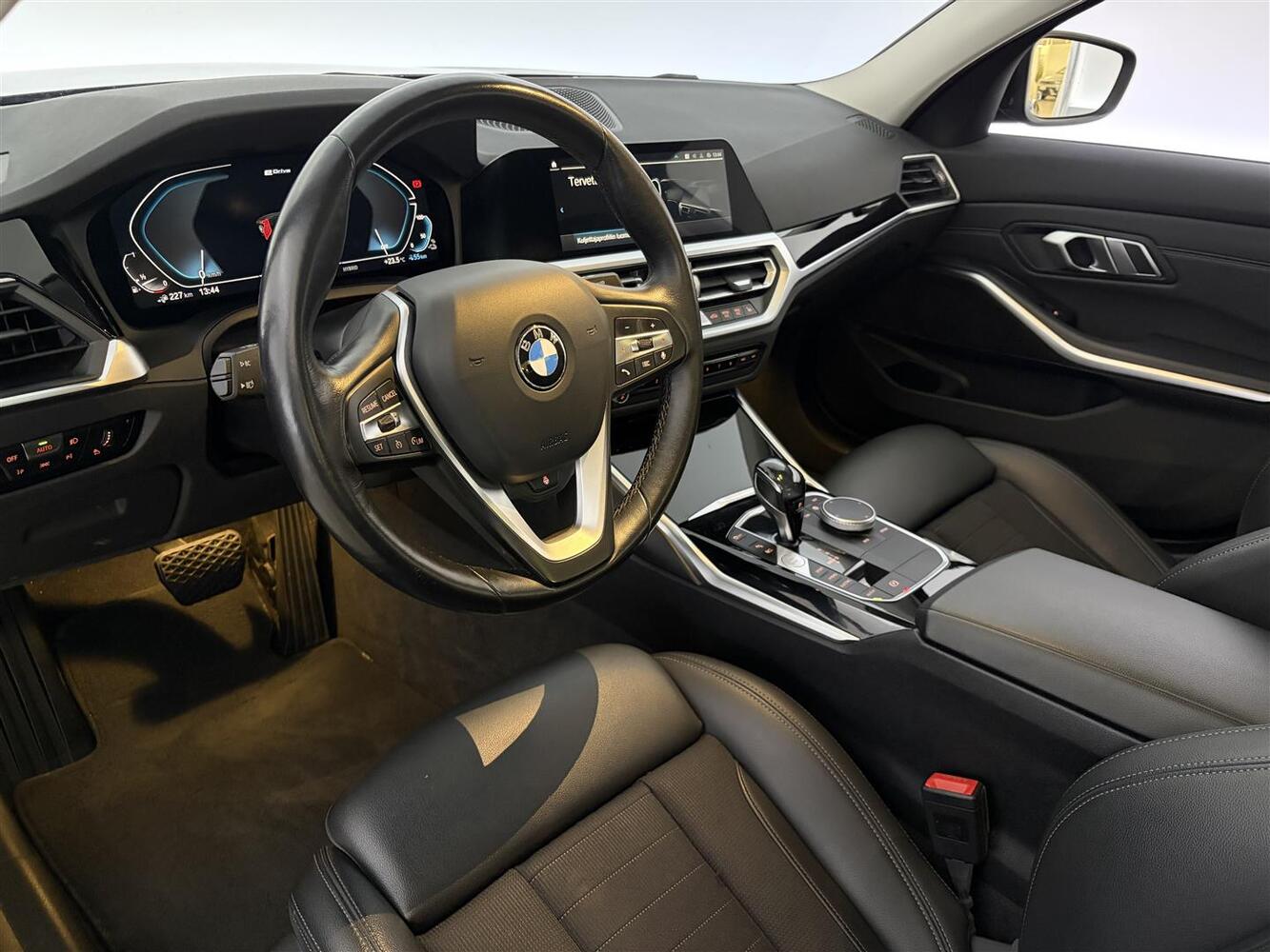 BMW 320 vaihtoauto