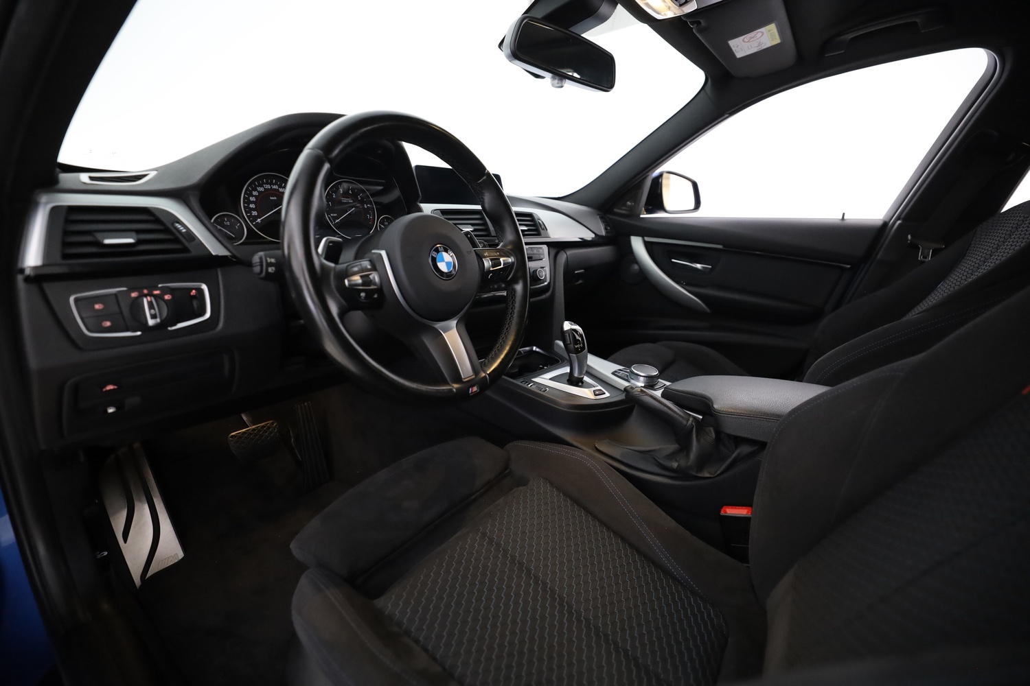 BMW 330 vaihtoauto