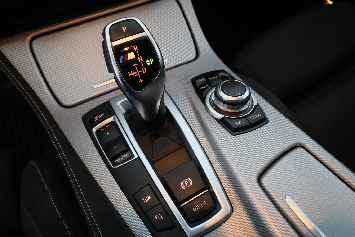 BMW M5 vaihtoauto