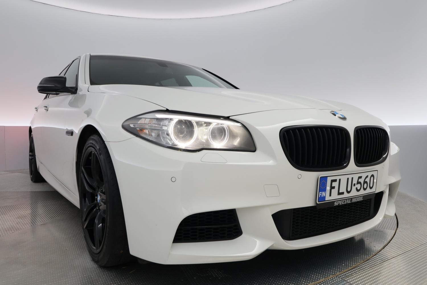 BMW M5 vaihtoauto