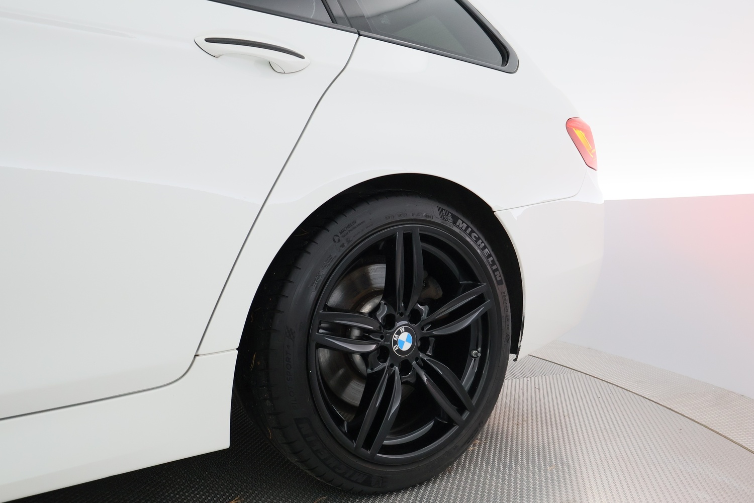 BMW M5 vaihtoauto