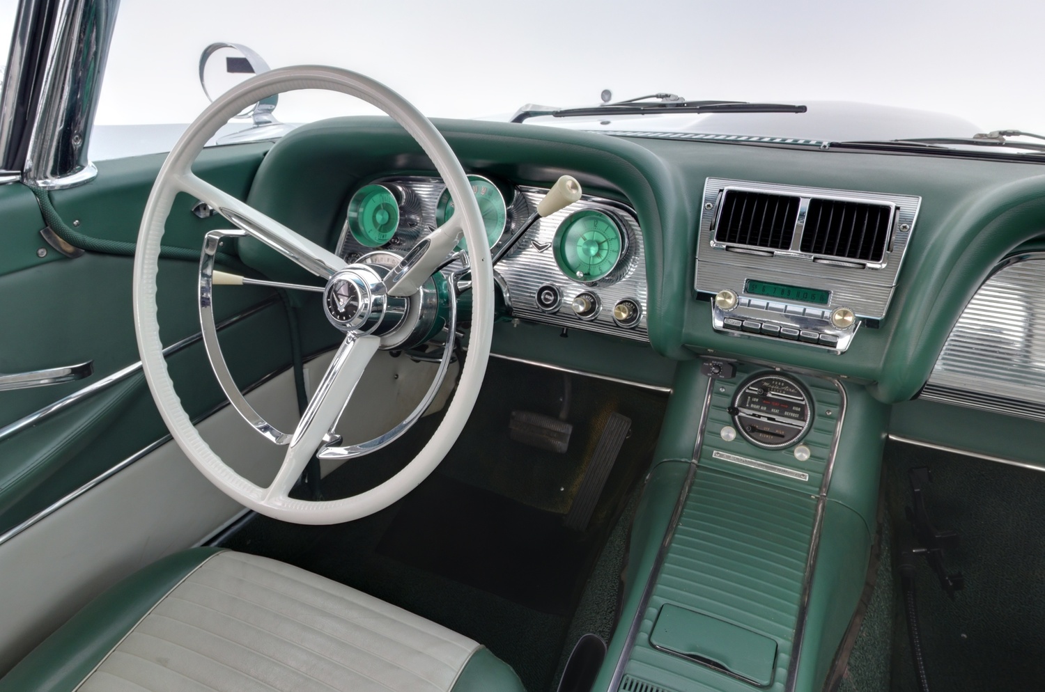 Ford USA Thunderbird vaihtoauto