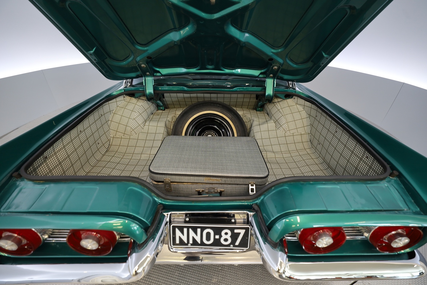 Ford USA Thunderbird vaihtoauto