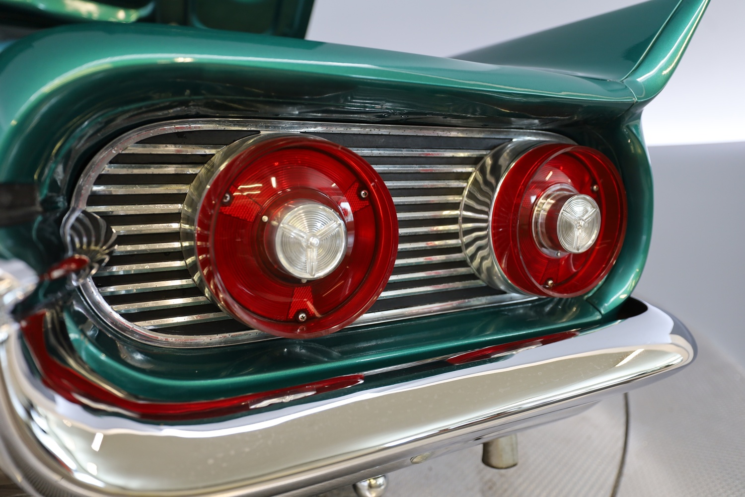 Ford USA Thunderbird vaihtoauto