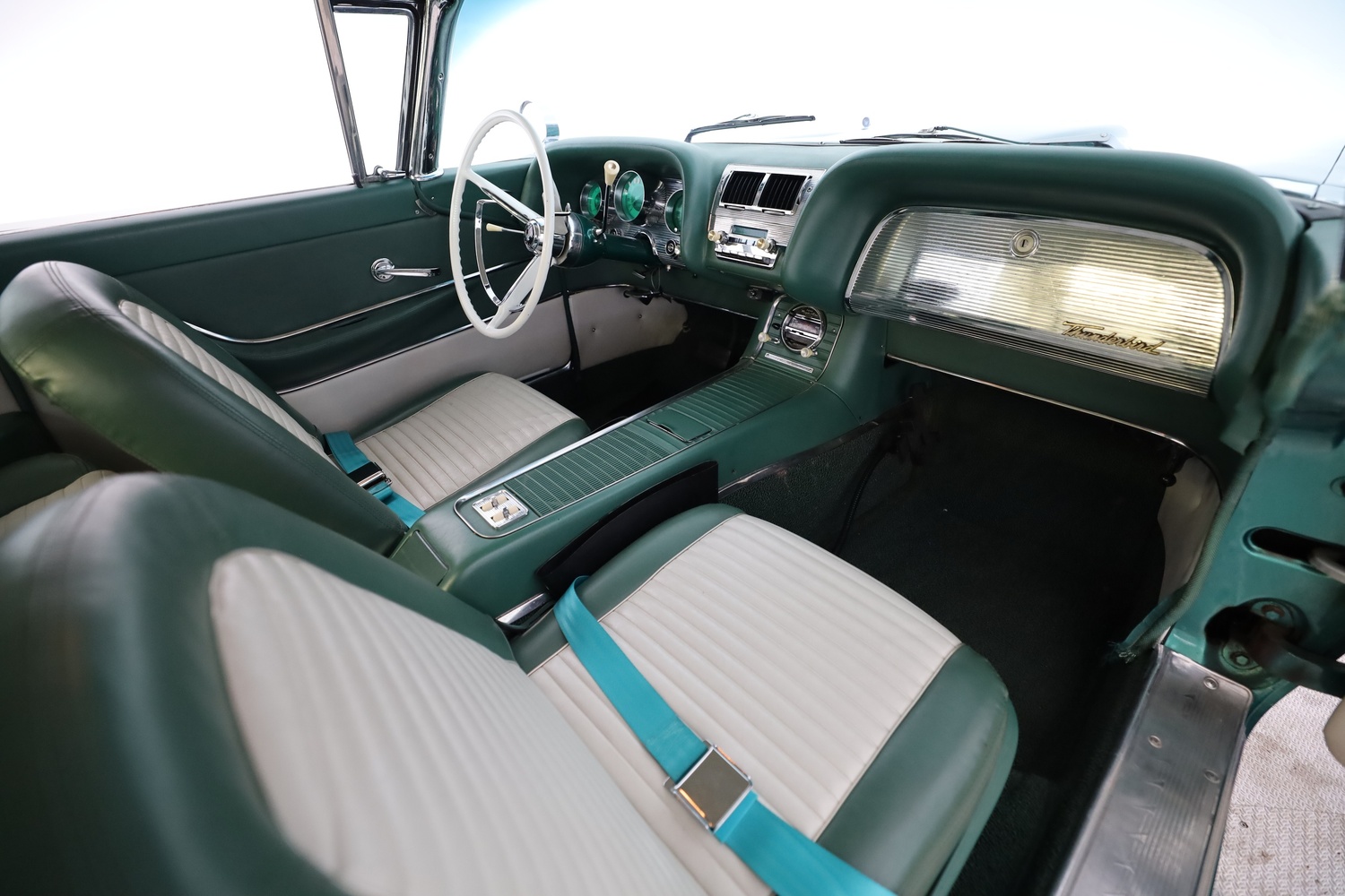 Ford USA Thunderbird vaihtoauto