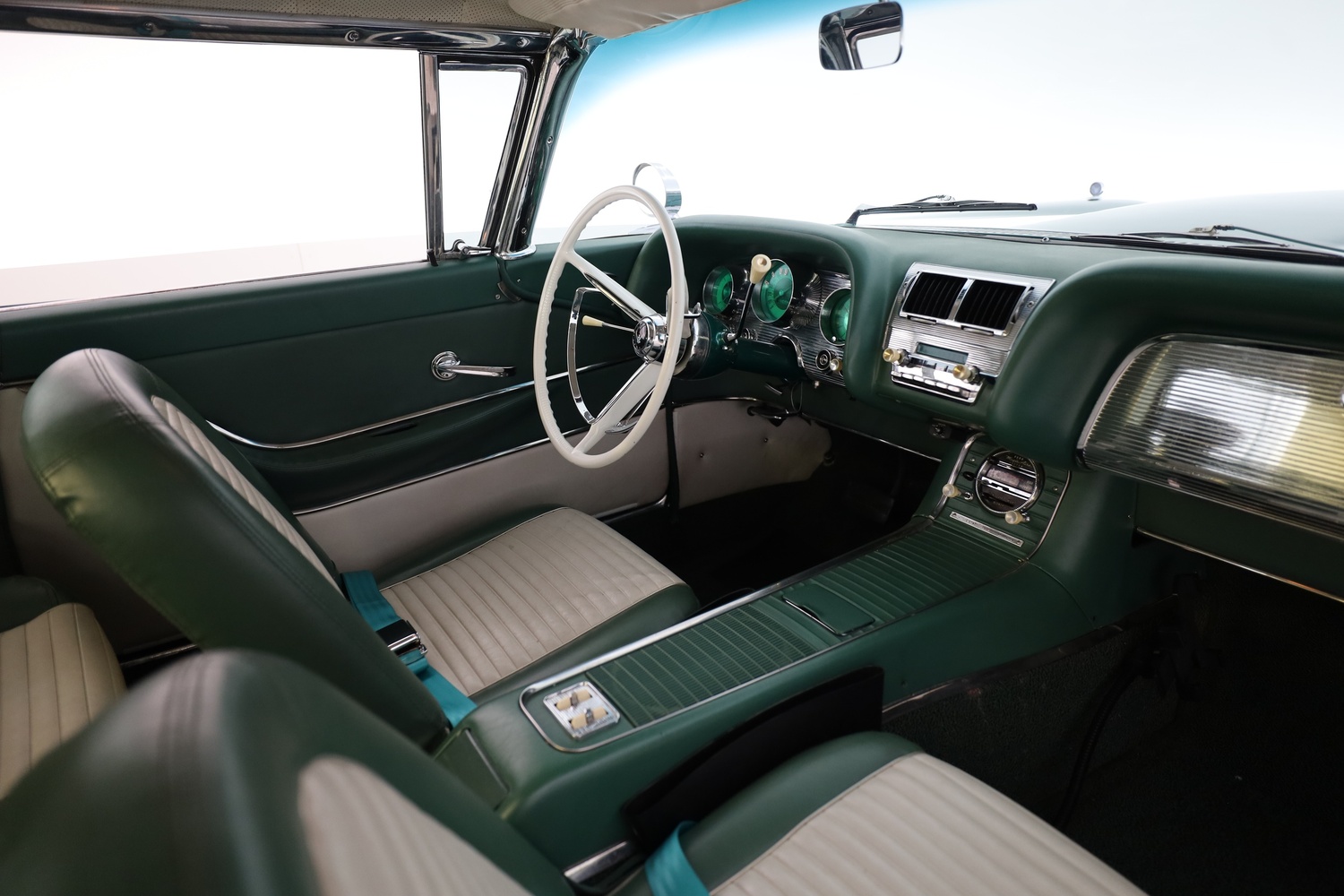 Ford USA Thunderbird vaihtoauto