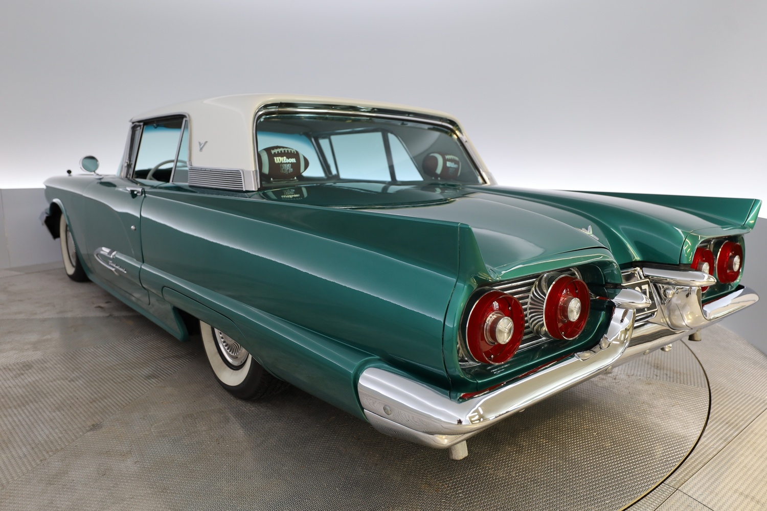 Ford USA Thunderbird vaihtoauto