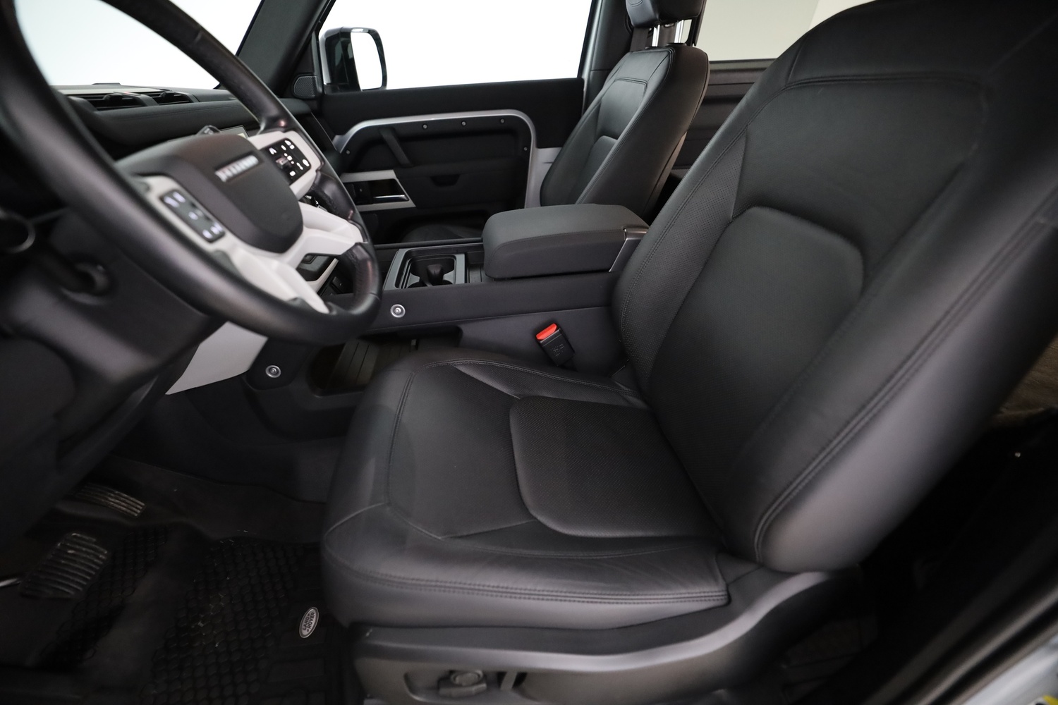 Land Rover Defender vaihtoauto