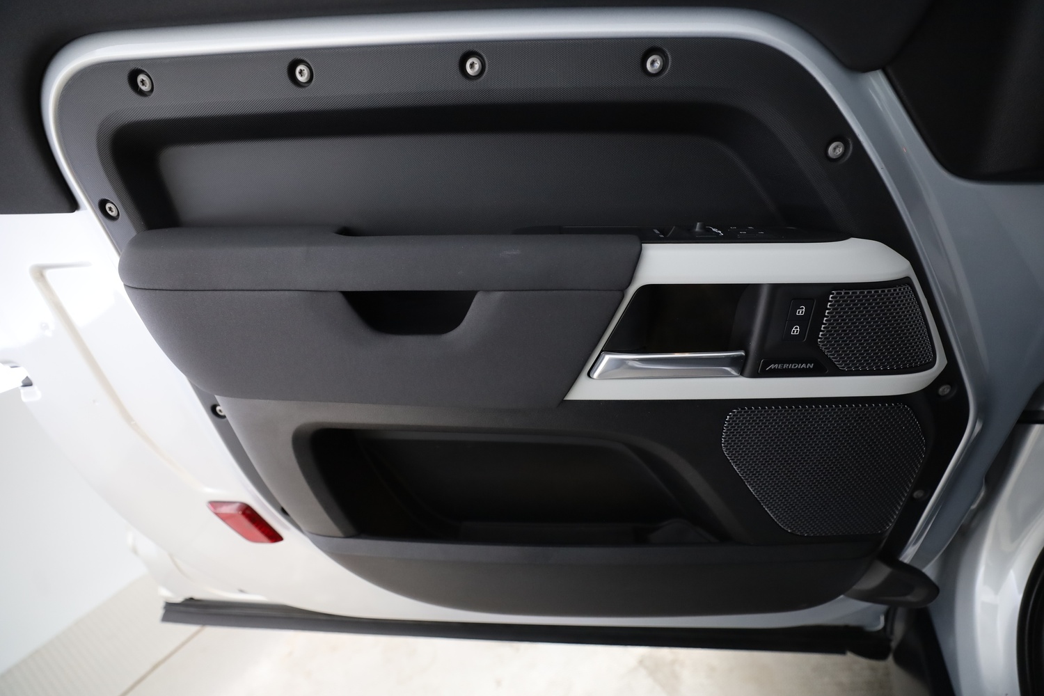 Land Rover Defender vaihtoauto