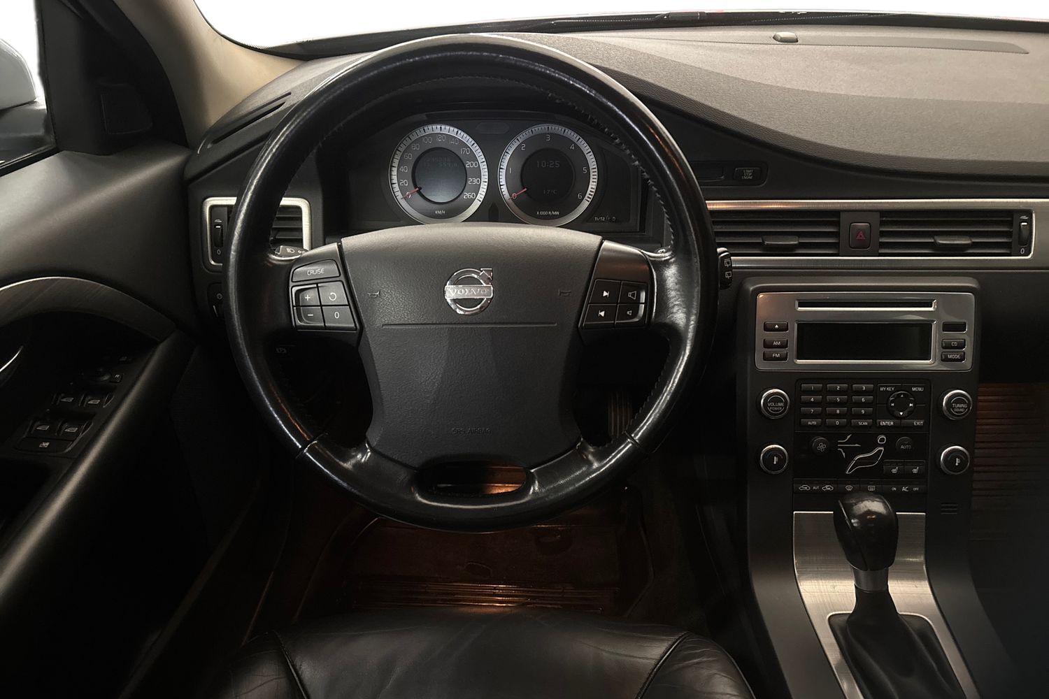 Volvo V70 vaihtoauto