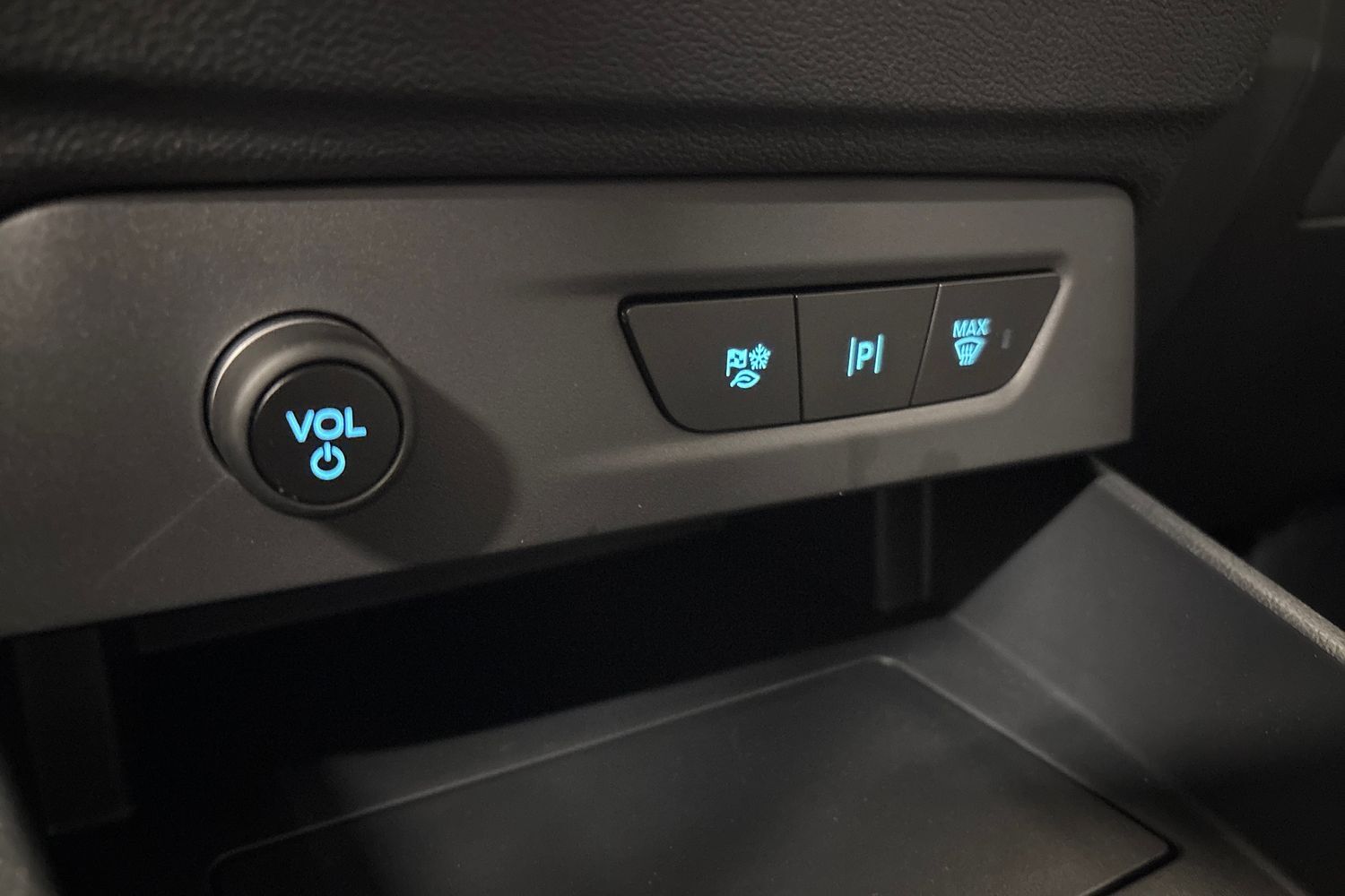 Ford Transit Courier vaihtoauto