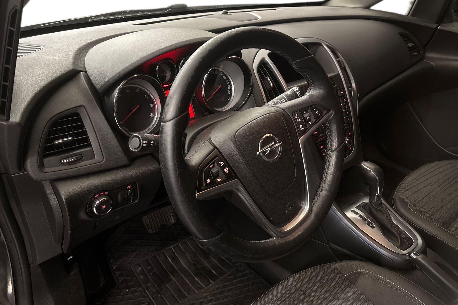 Opel Astra vaihtoauto