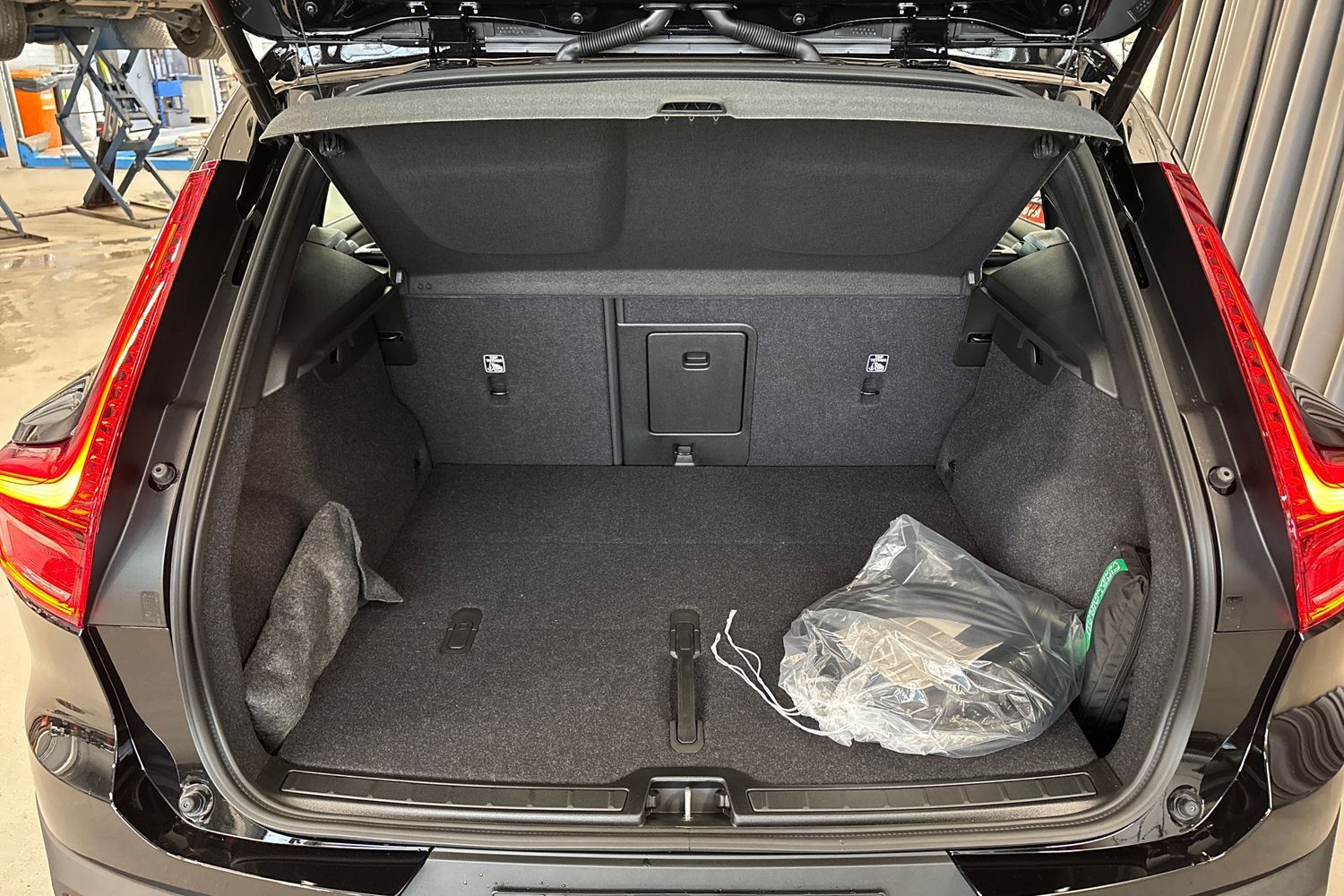 Volvo EX40 vaihtoauto