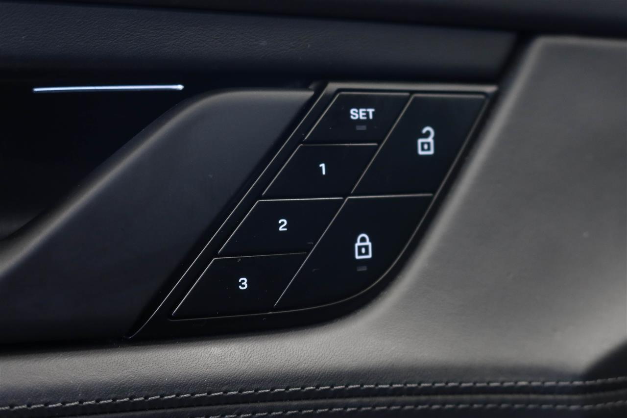 Porsche Taycan vaihtoauto