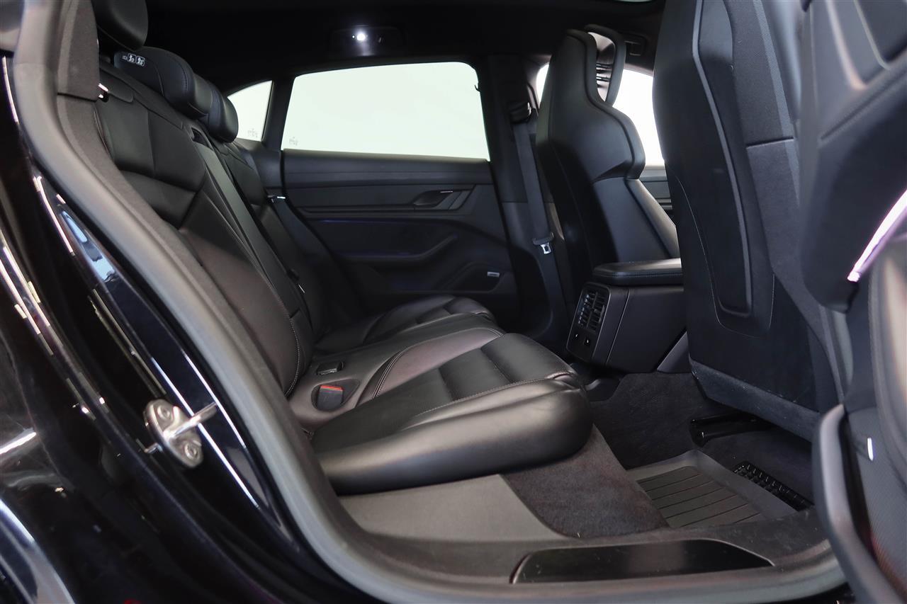 Porsche Taycan vaihtoauto