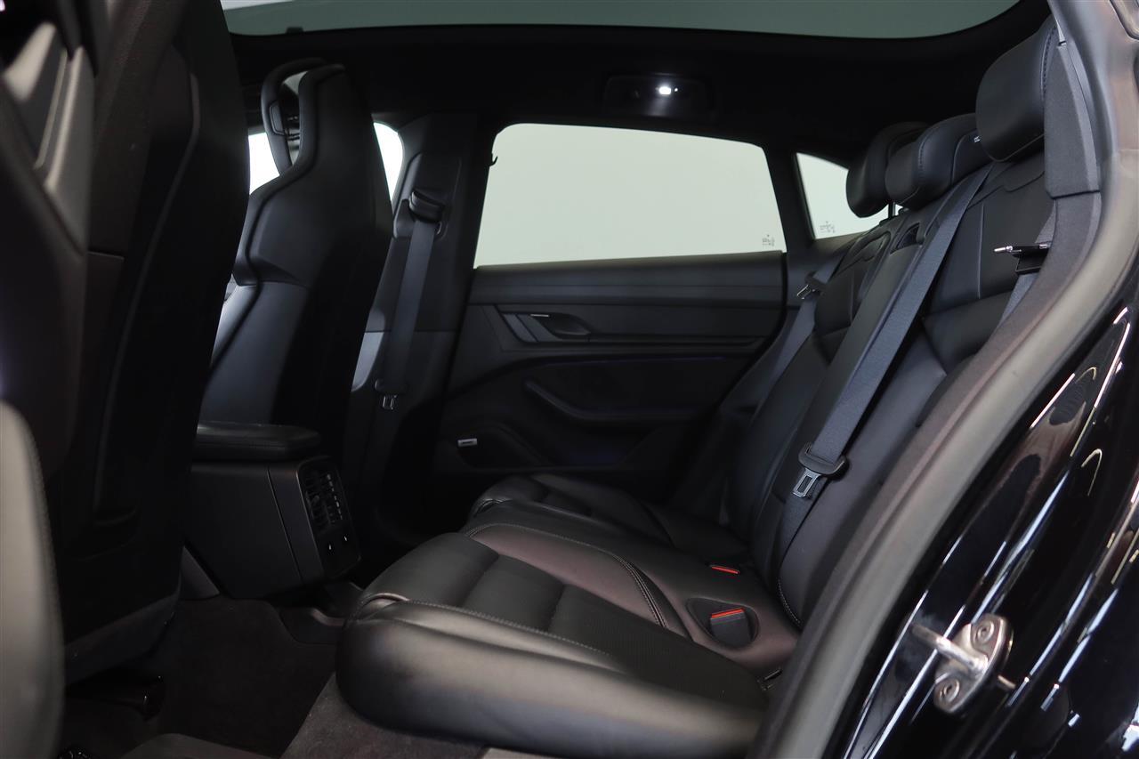 Porsche Taycan vaihtoauto