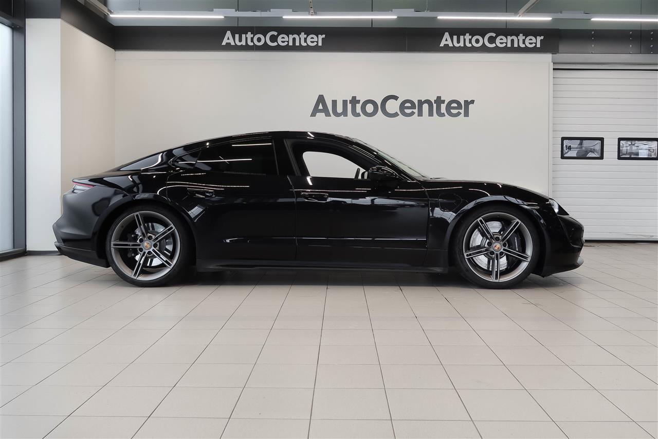 Porsche Taycan vaihtoauto