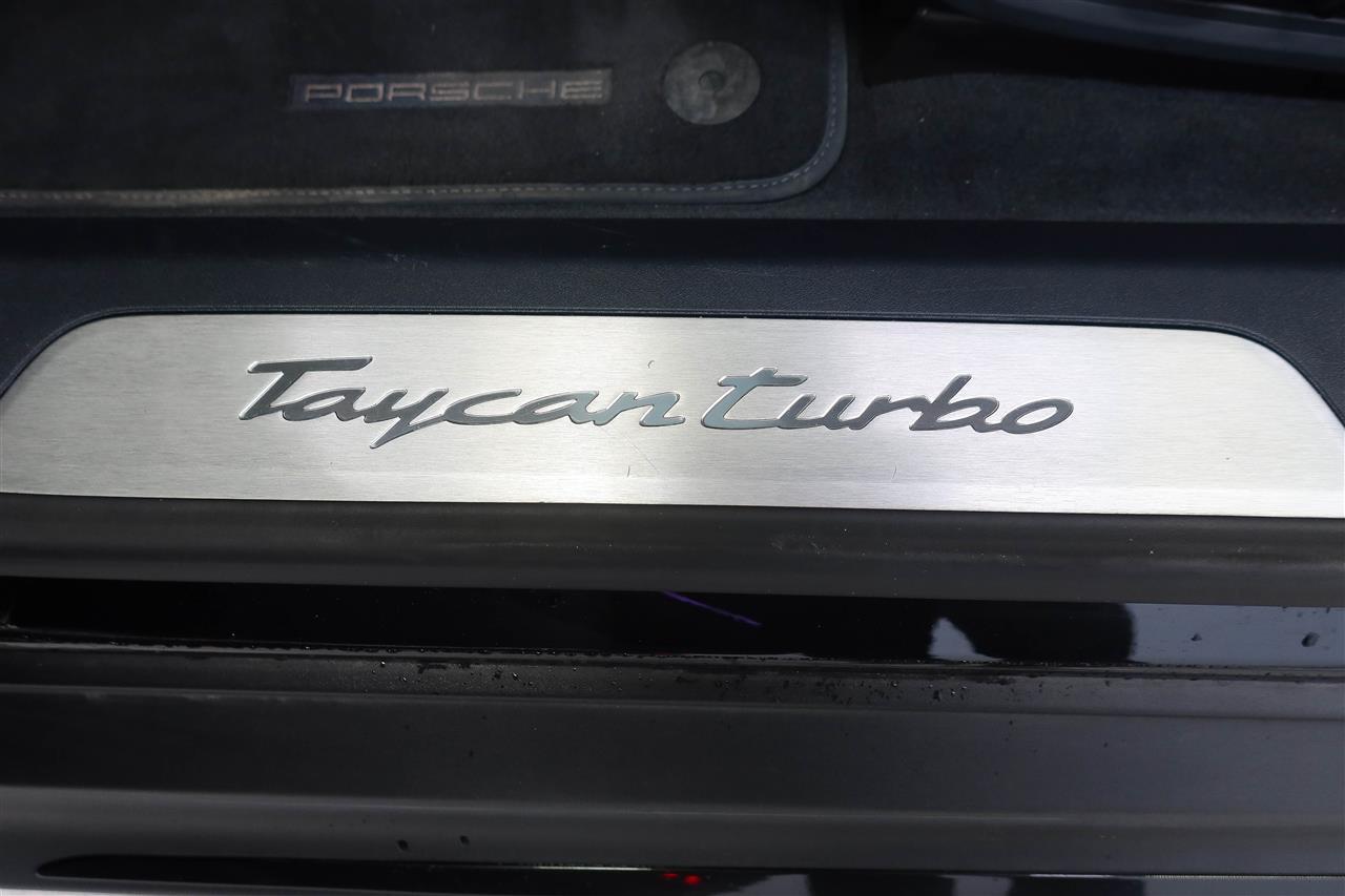 Porsche Taycan vaihtoauto