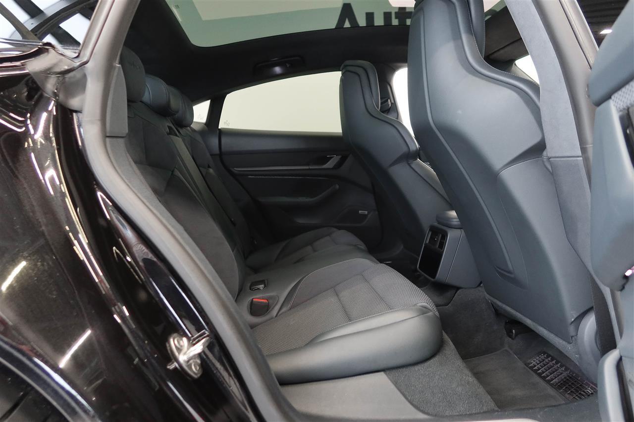 Porsche Taycan vaihtoauto