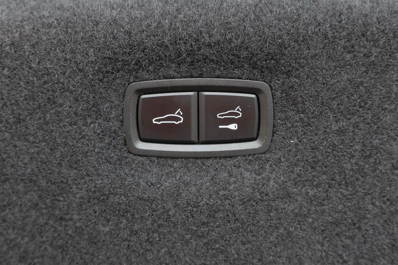 Porsche Taycan vaihtoauto