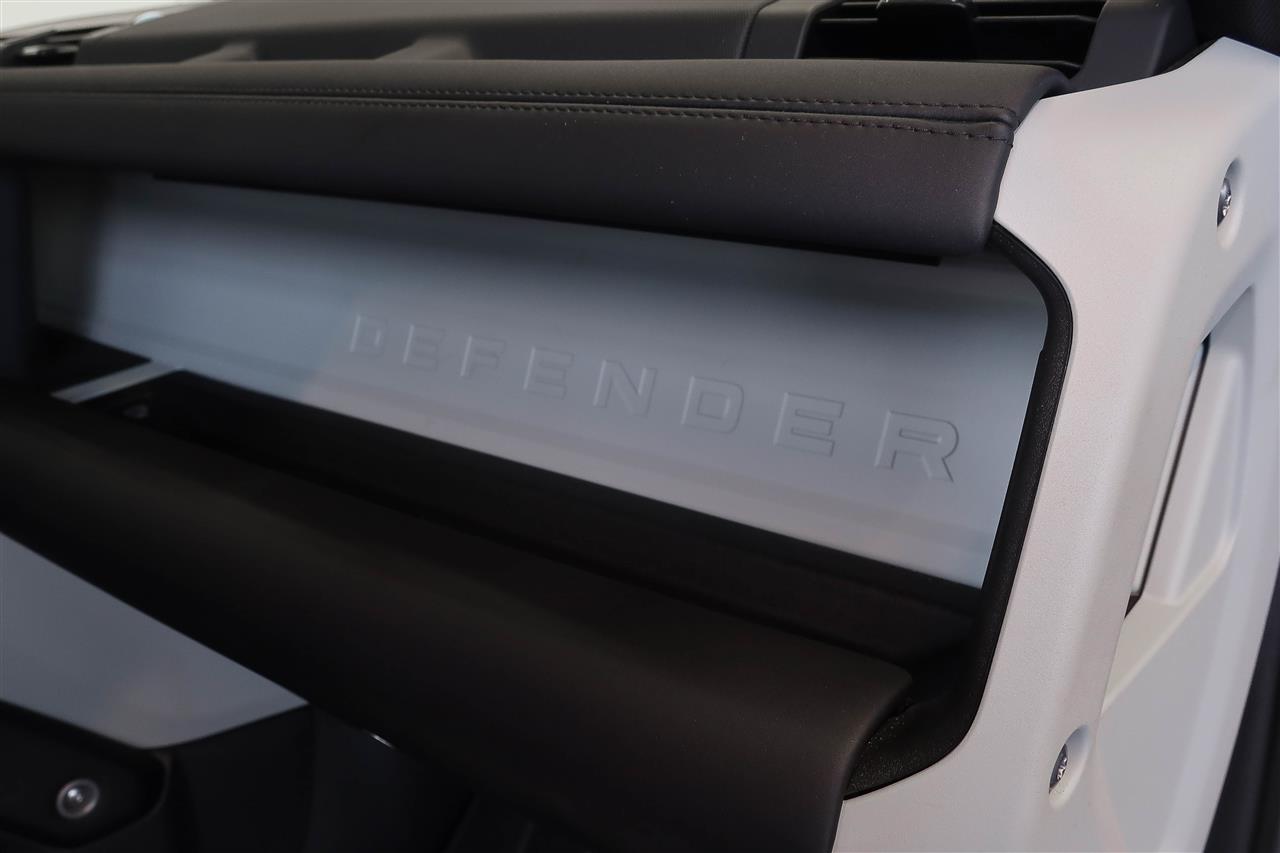 Land Rover Defender vaihtoauto