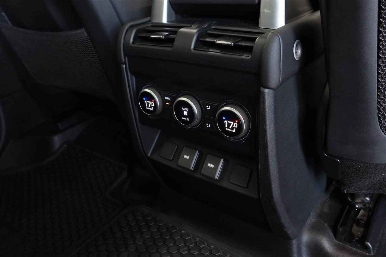 Land Rover Defender vaihtoauto