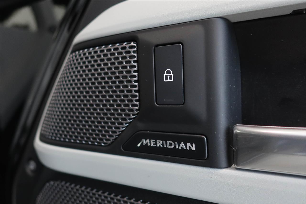 Land Rover Defender vaihtoauto