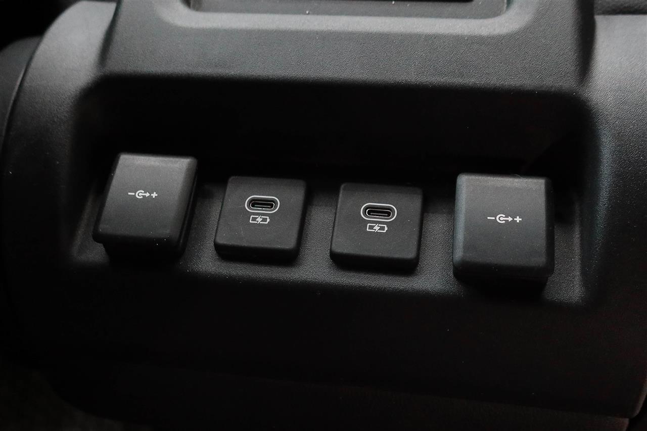 Land Rover Defender vaihtoauto