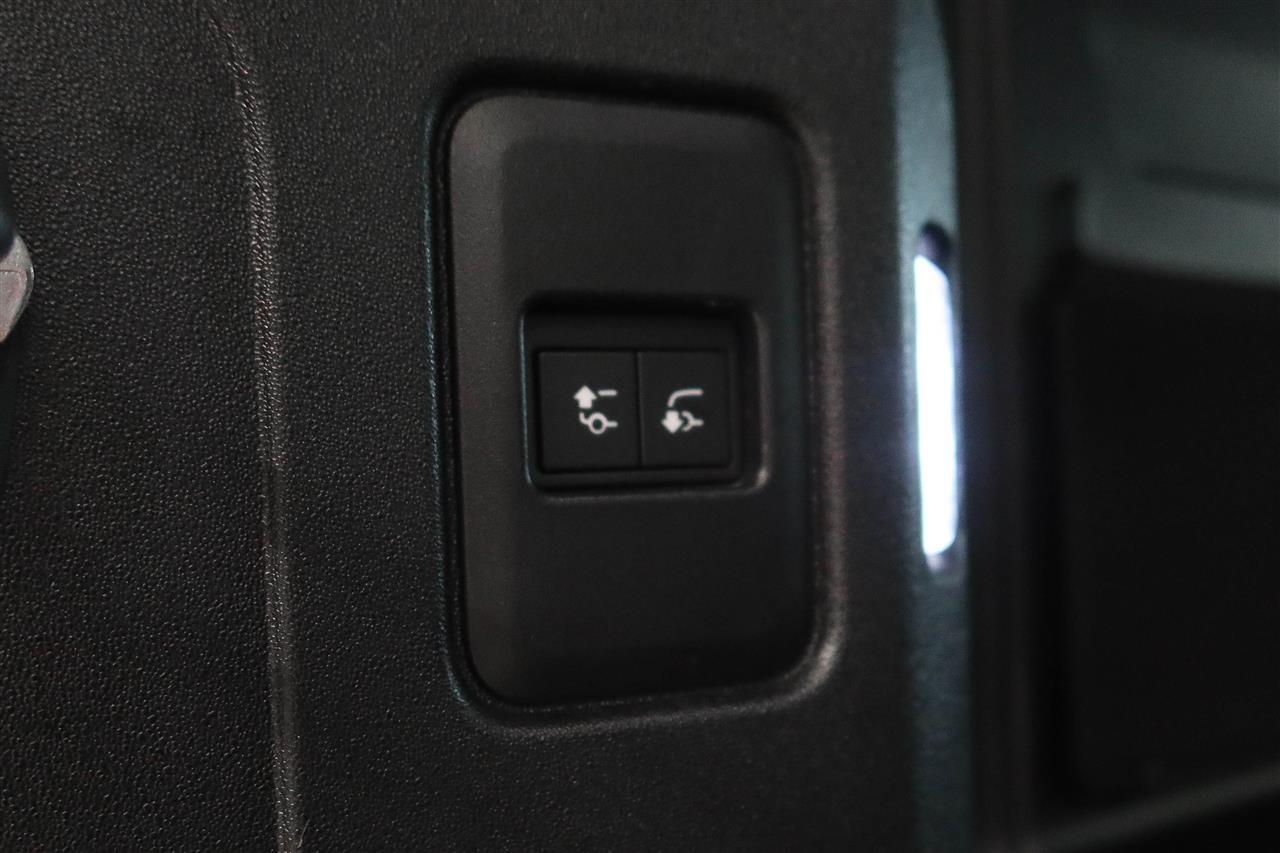 Land Rover Defender vaihtoauto