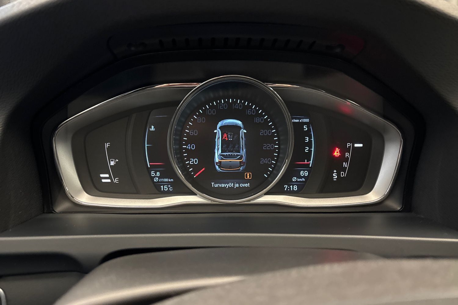 Volvo V60 vaihtoauto