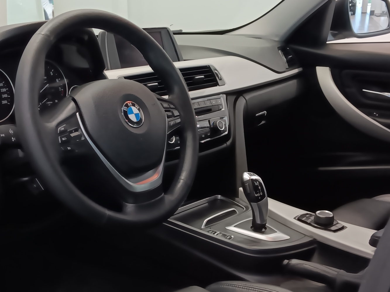 BMW 320 vaihtoauto