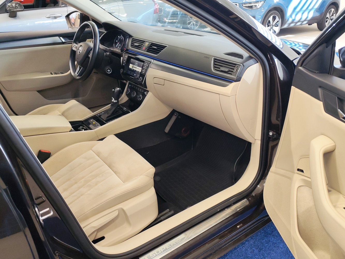Skoda Superb vaihtoauto