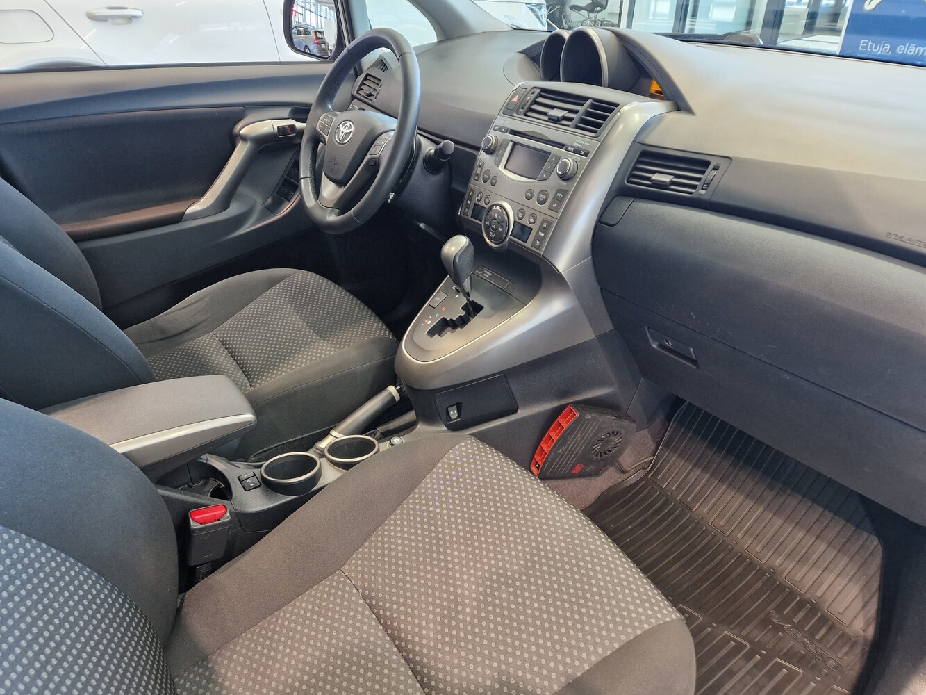 Toyota Verso vaihtoauto