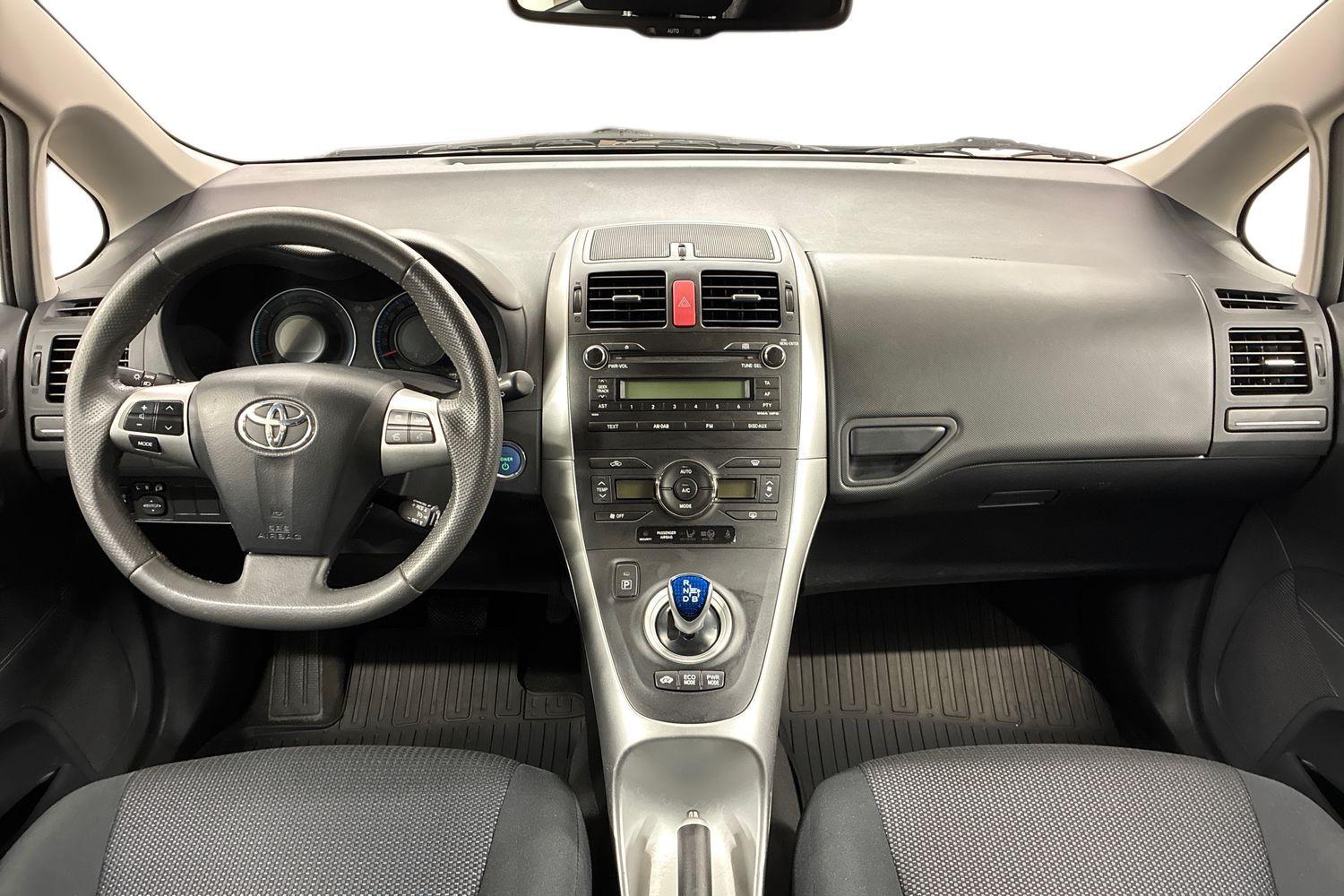 Toyota Auris vaihtoauto