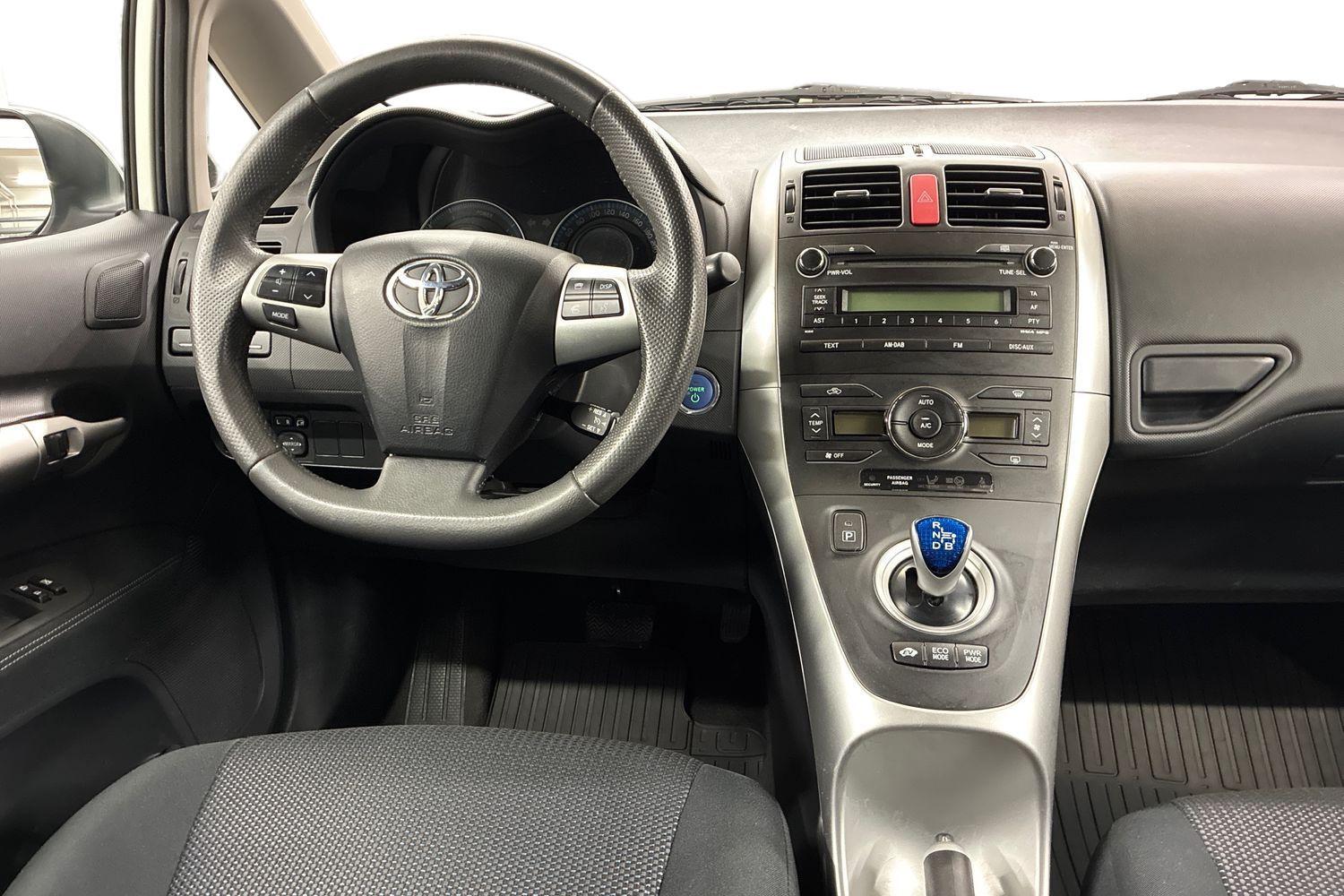 Toyota Auris vaihtoauto