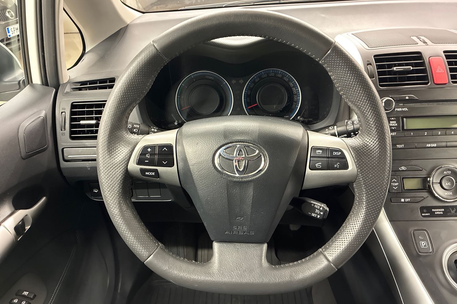Toyota Auris vaihtoauto