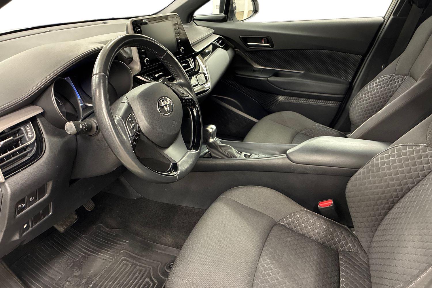 Toyota C-HR vaihtoauto