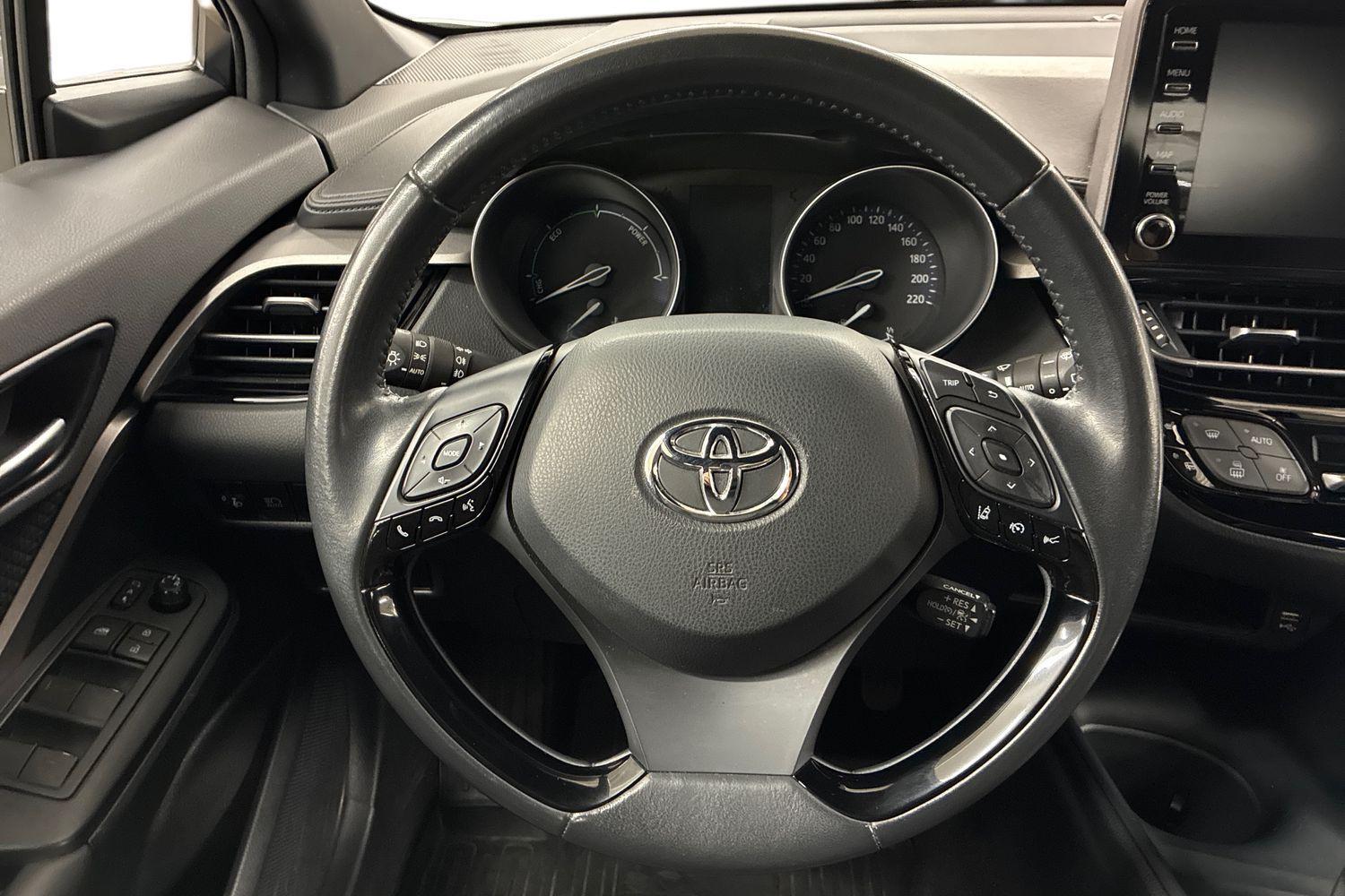 Toyota C-HR vaihtoauto