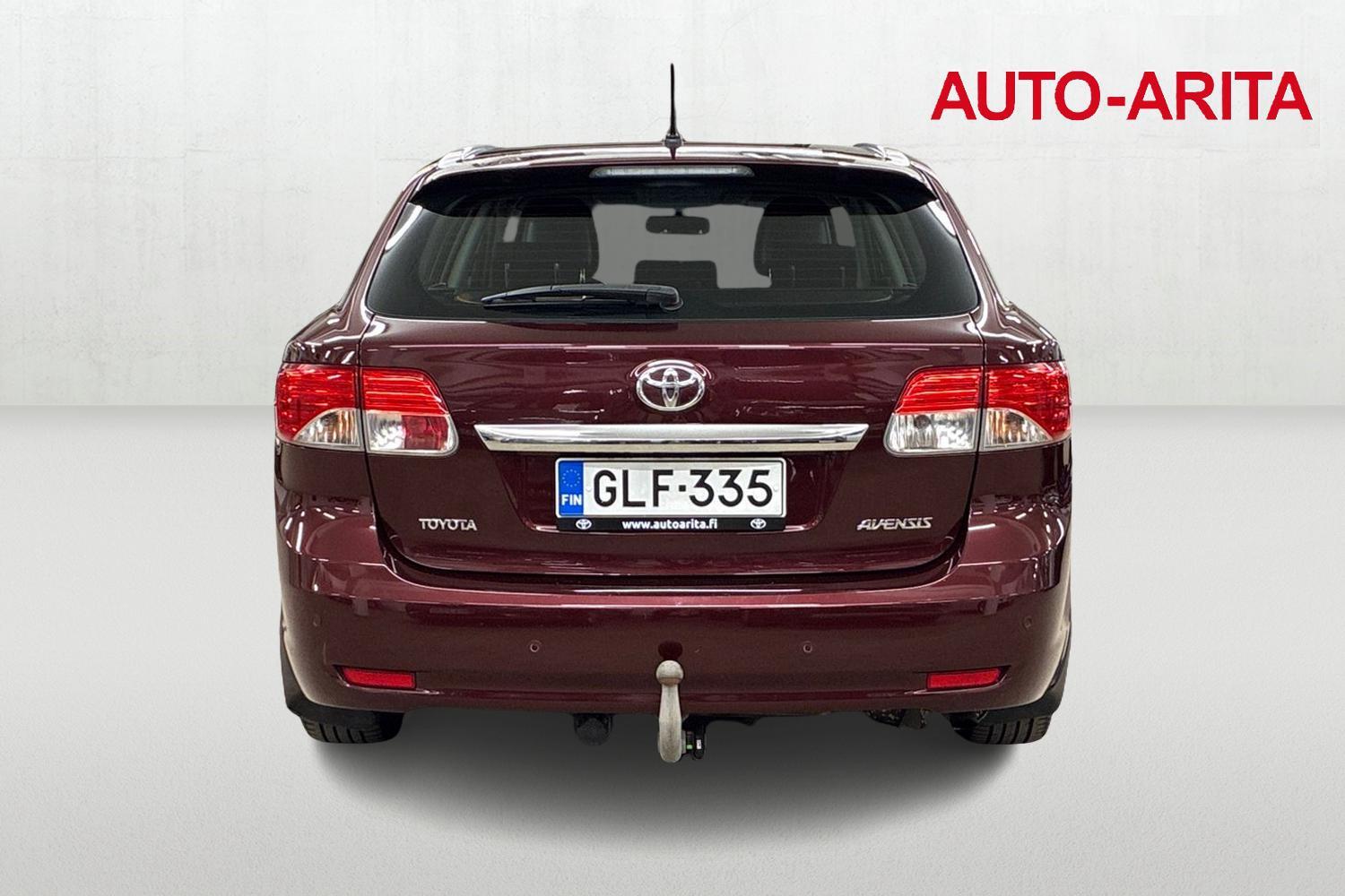 Toyota Avensis vaihtoauto