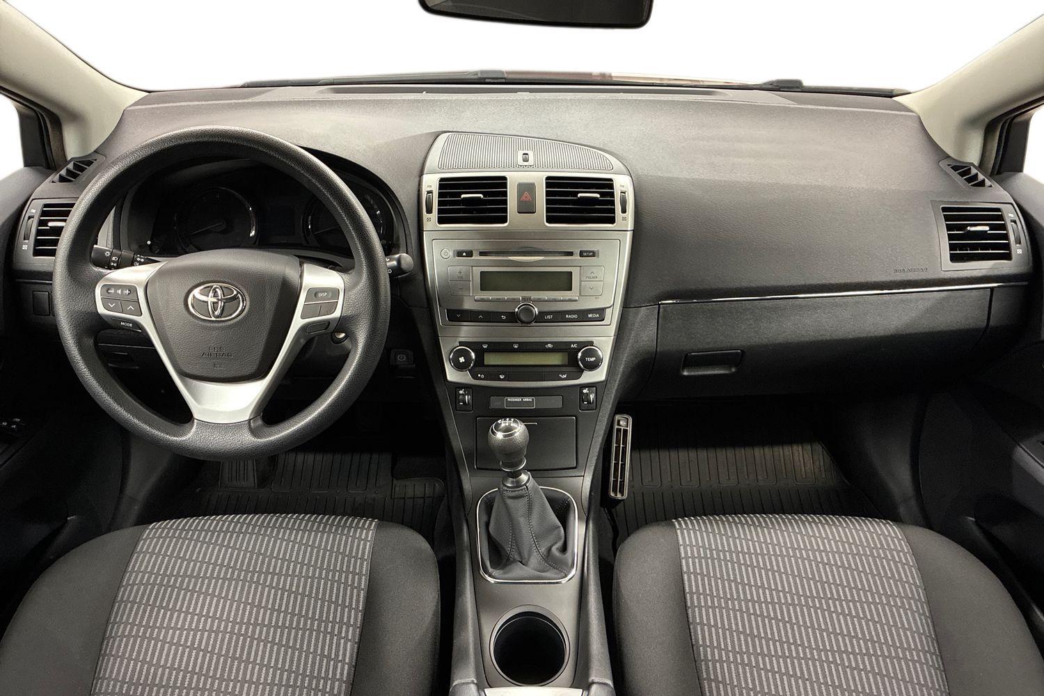 Toyota Avensis vaihtoauto