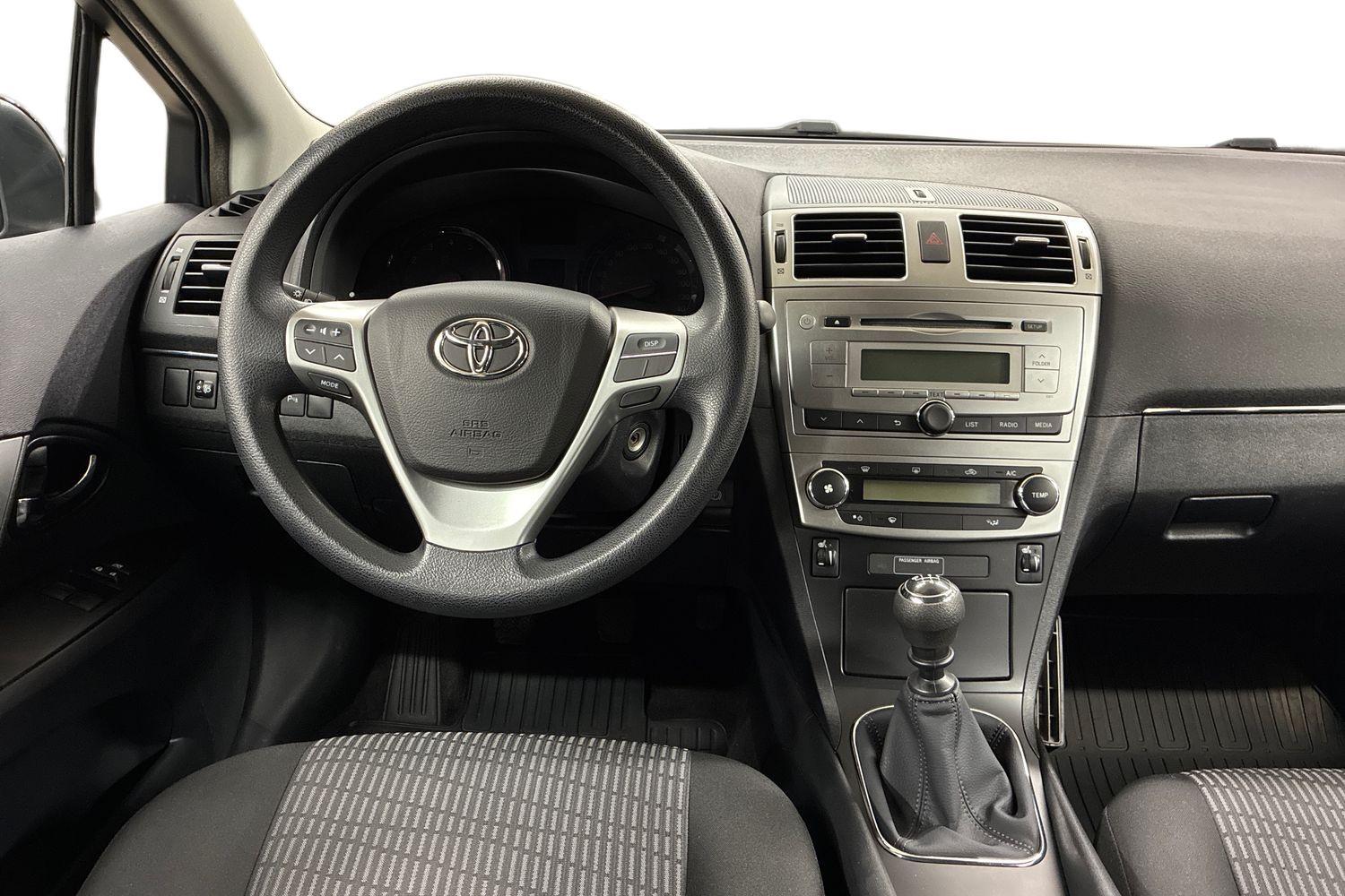 Toyota Avensis vaihtoauto