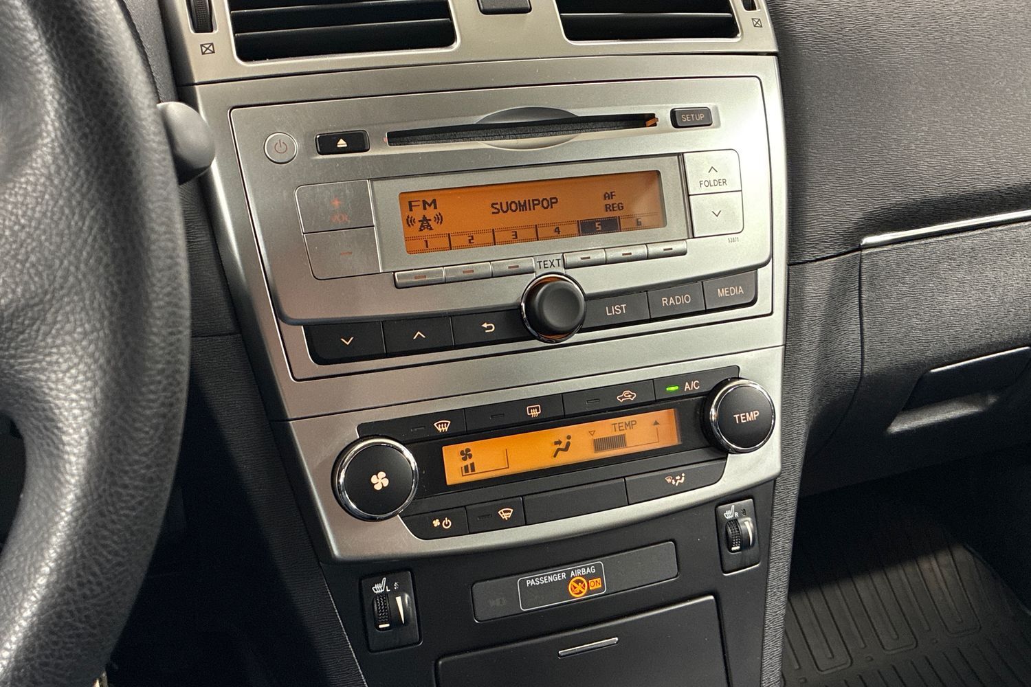 Toyota Avensis vaihtoauto