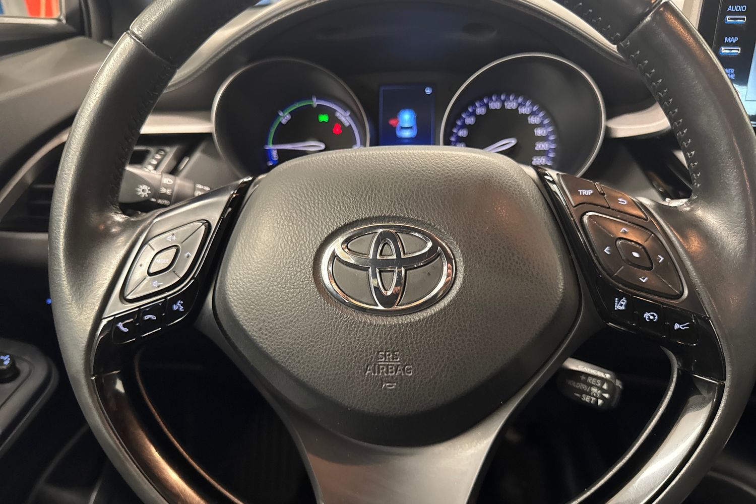 Toyota C-HR vaihtoauto
