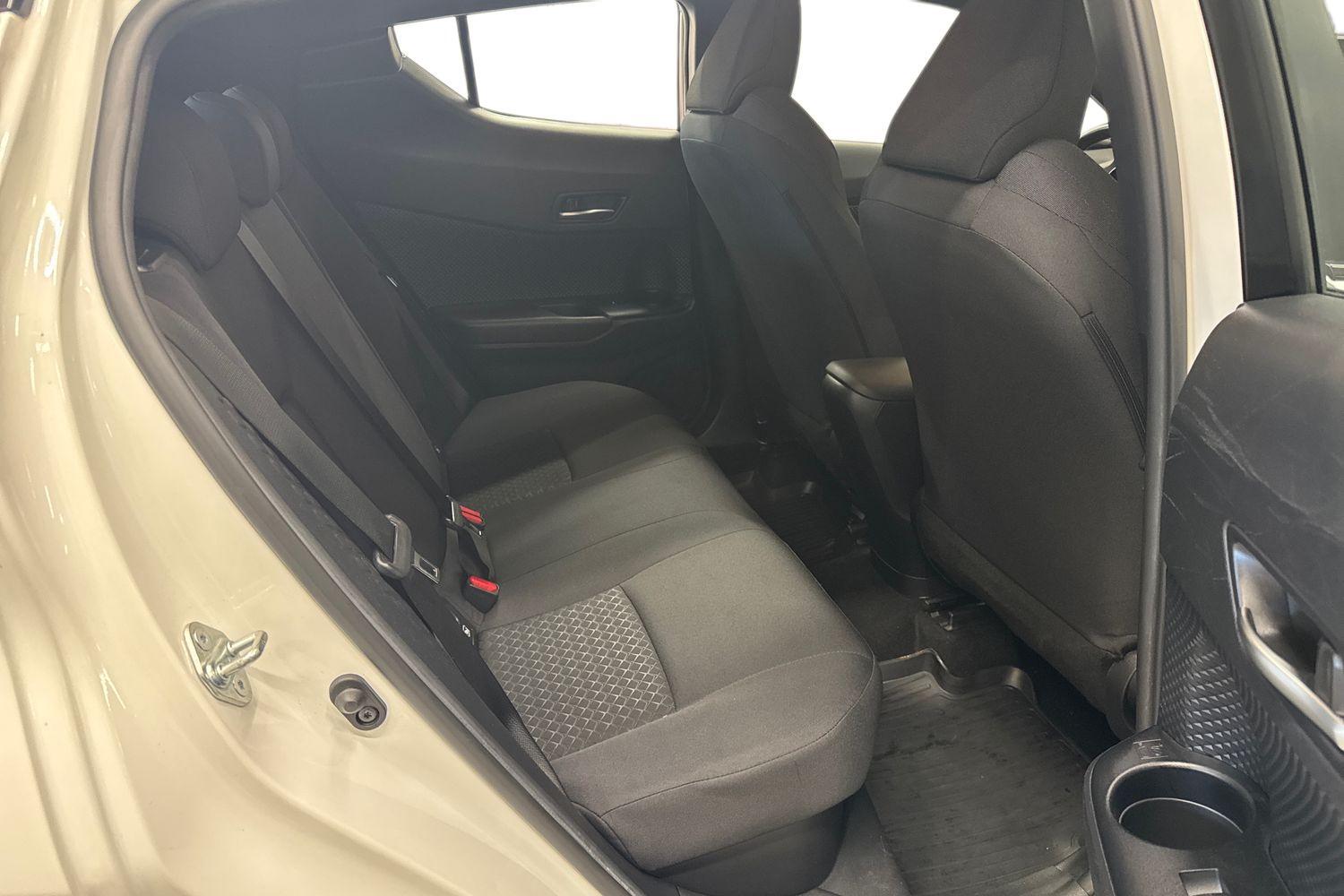Toyota C-HR vaihtoauto