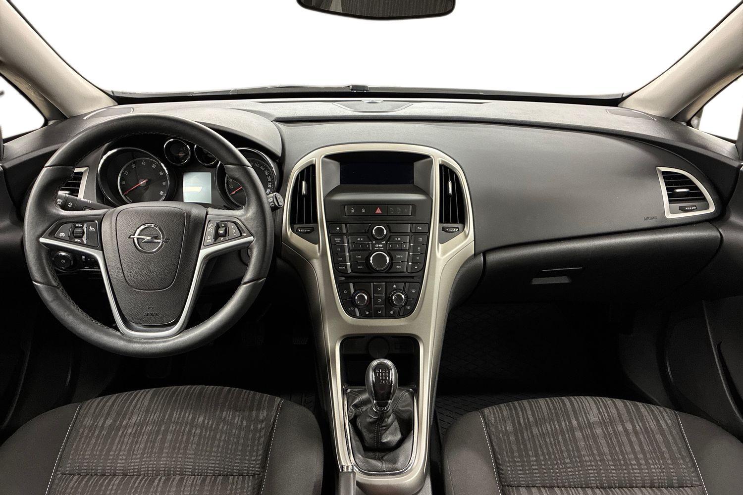 Opel Astra vaihtoauto